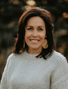 Nikki Peters, Broker